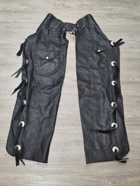 Other - Vintage Heavy Leather Motorcycle/Cowboy Chaps Unisex Sz S-M Conchos Snaps